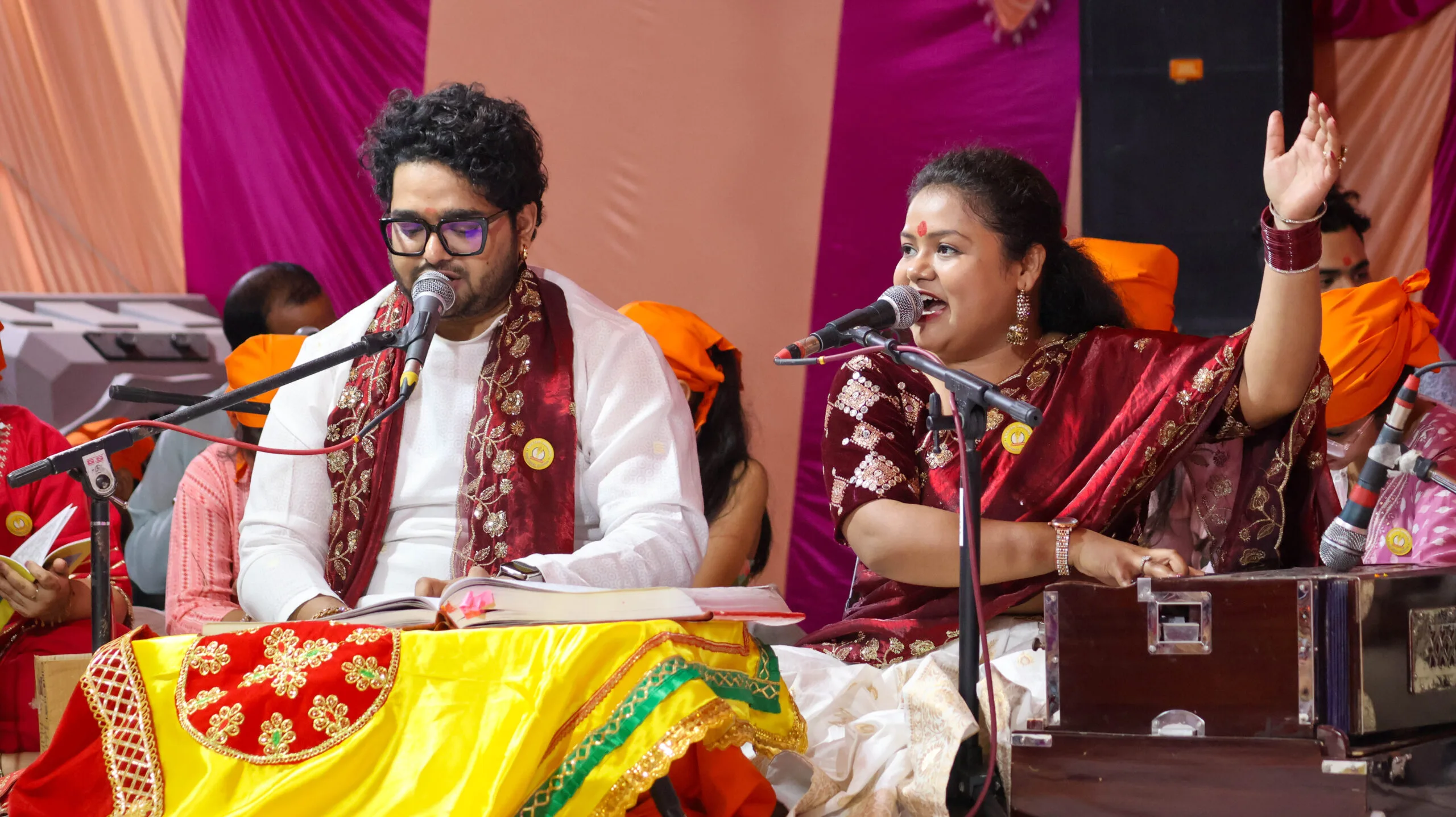 Himneet-Beats-Owner-Singer-Himanshi-and-Puneet